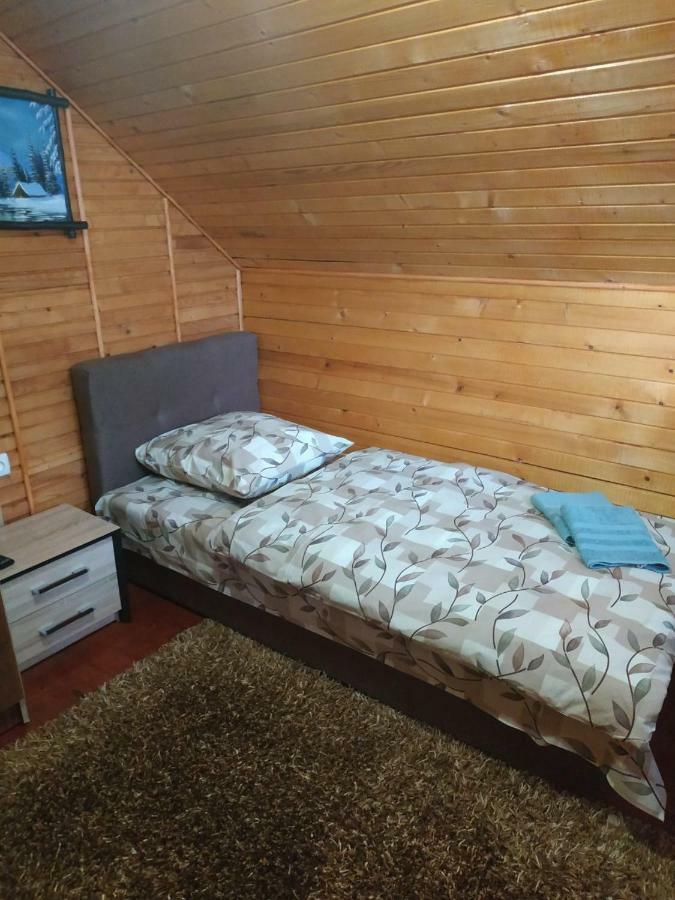 Гостевой дом У Оксани Квасы Экстерьер фото